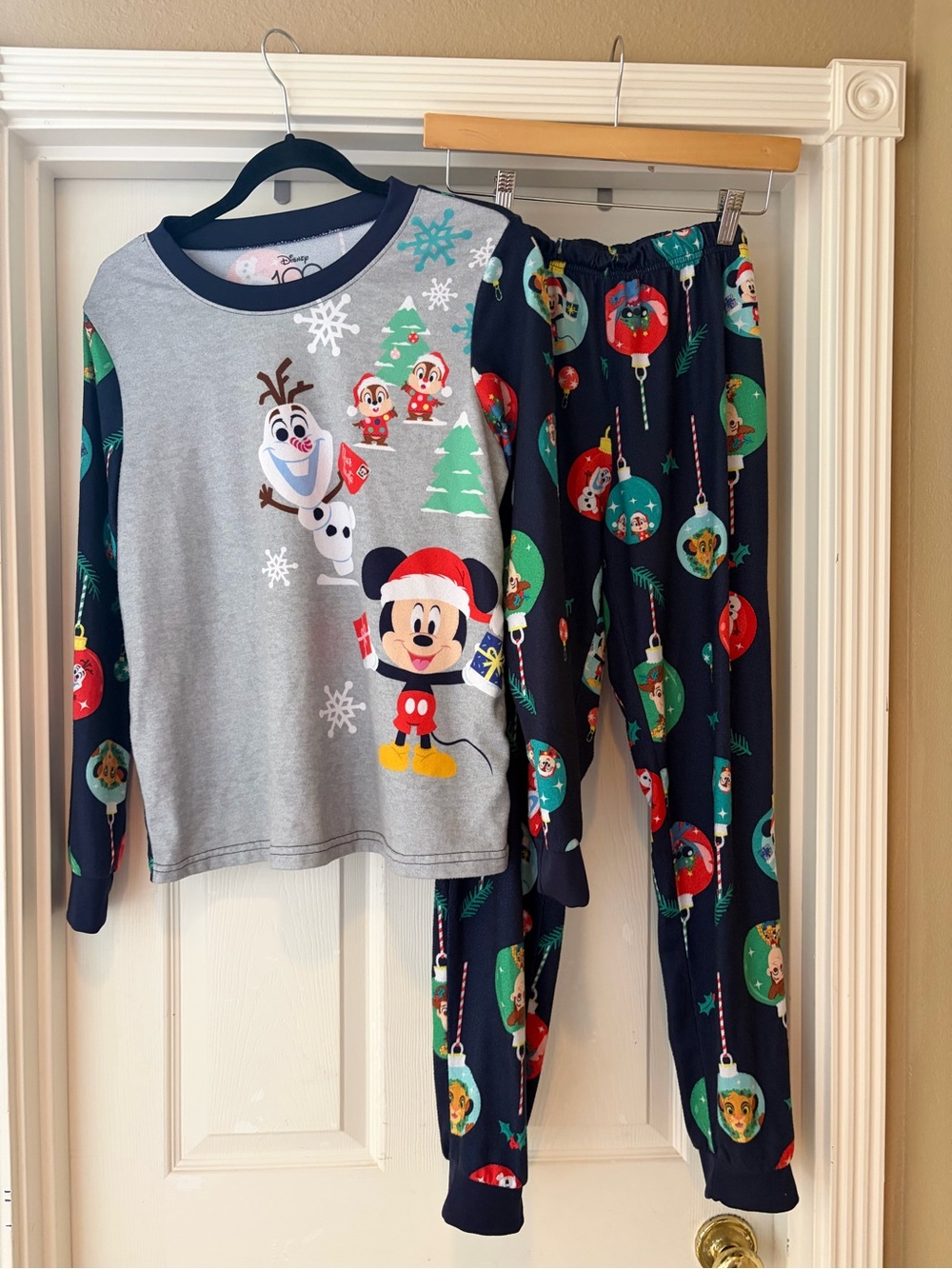 Disney/ Pixar 100th Anniversary Unisex Pajama Set Size Medium